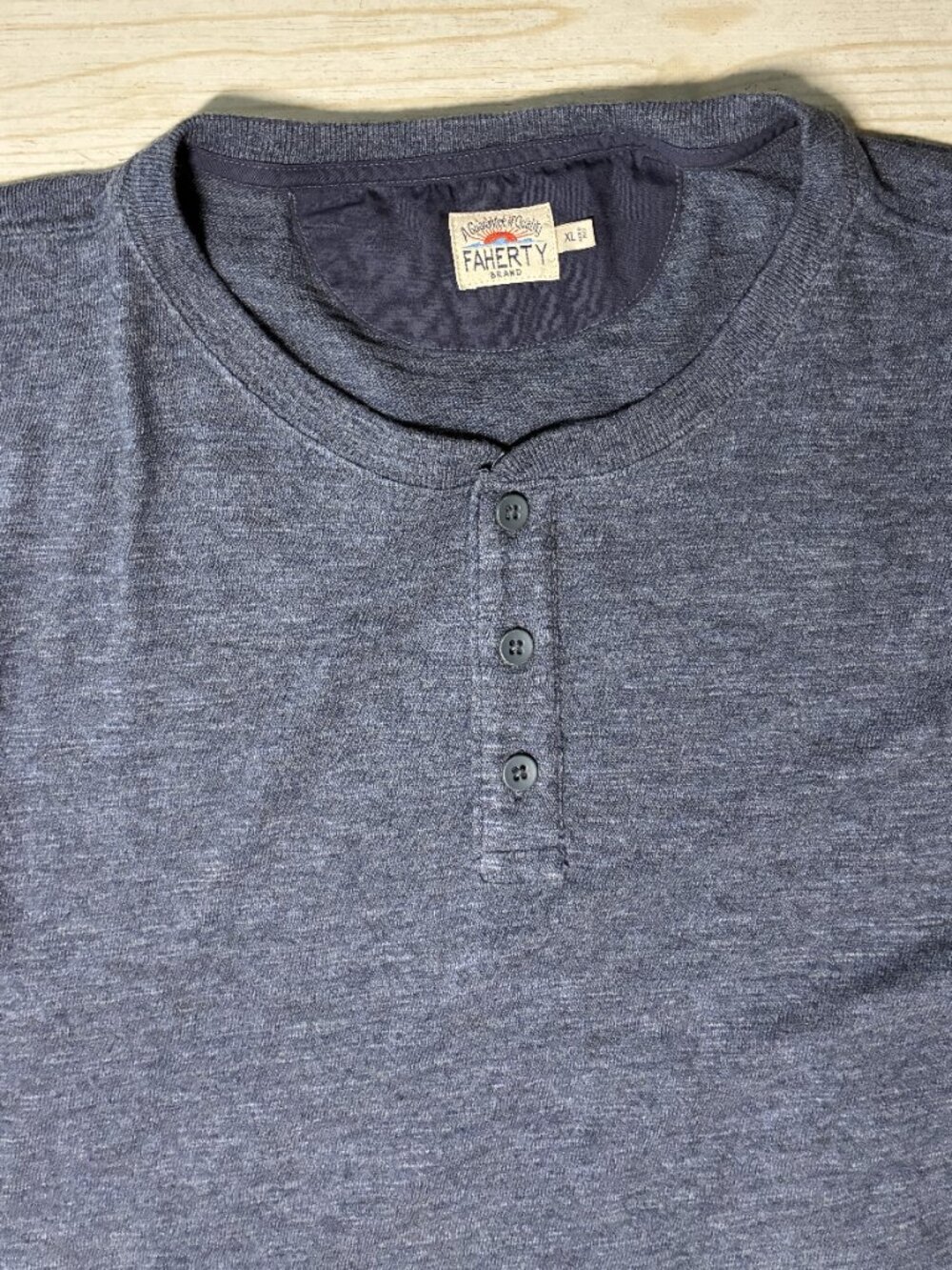 Faherty Men's XL Long Sleeve Henley Shirt HeatheredBlue Slub Cotton Made In Peru